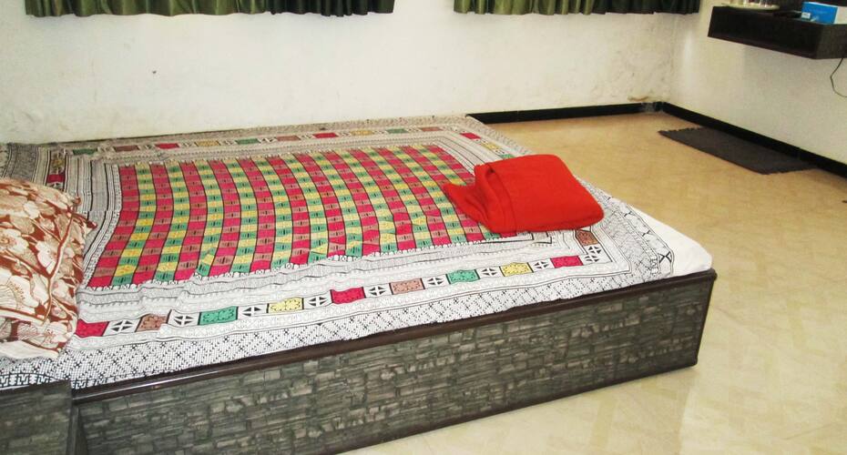 Hotel Nilkanth & Guest House, Gandhinagar 3